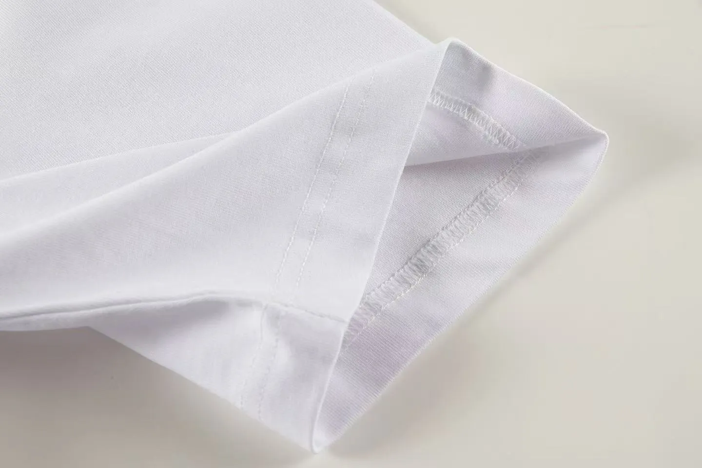 🅿️146 Style: 2025 new Croix Heart short-sleeved T-shirt Material: High version 300g double yarn combed cotton Size: S～XL Color: White Style number: Z013